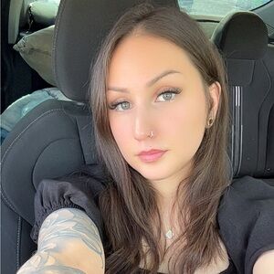 Meet your Posher, Gena